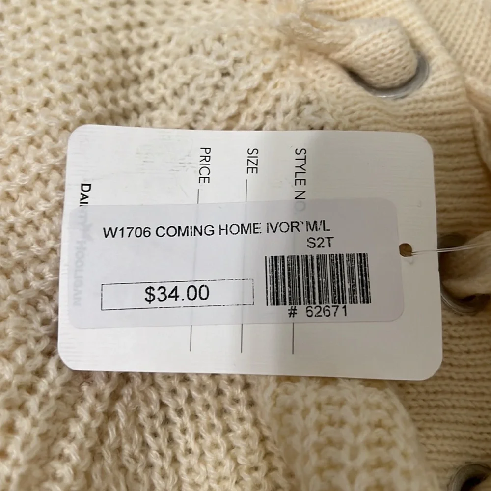 Women’s Ivory Crop Top Sweater size M/L. New with tags - Picture 5 of 5